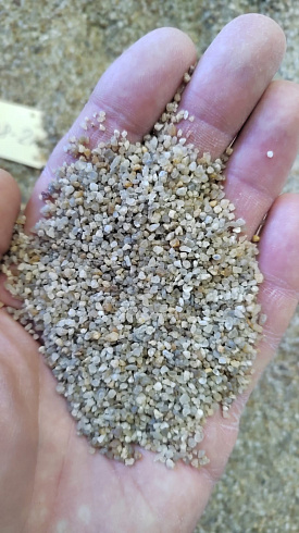 Кварцевый песок для площадок фр. 0,8 - 2 мм.  купить в Старом Осколе фото Камень Клуб