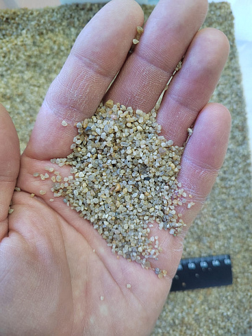 Кварцевый песок для площадок фр. 0,8 - 2 мм.  купить в Старом Осколе фото Камень Клуб